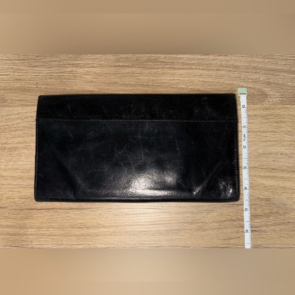 LIZ CLAIBORNE Black Leather Envelope Clutch Wallet. Elegant black leather. - Picture 6 of 6